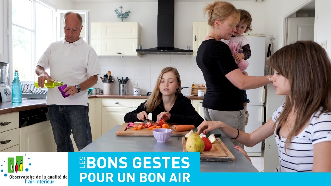 visuel de la couverture de la brochure de l'OQAI "Les bons gestes pour un bon air"